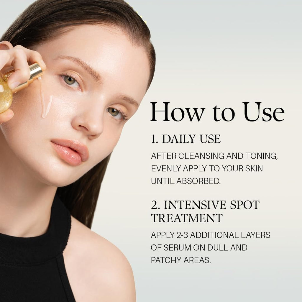 Application de sérum sur le visage, flacon au bouchon doré en contact