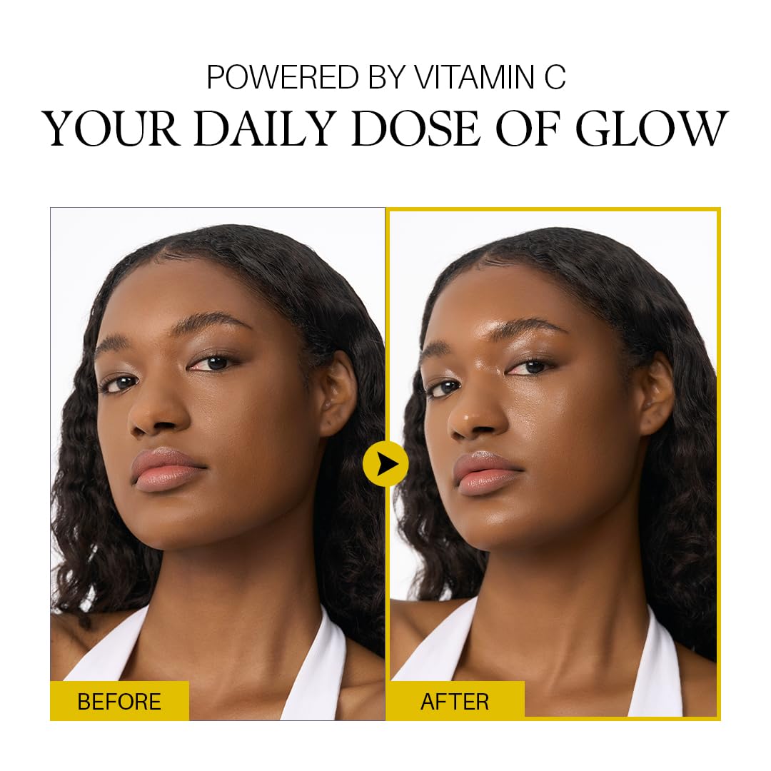 Bouteille de sérum tonique d'Alba Vita Toning près du visage, peau lisse
