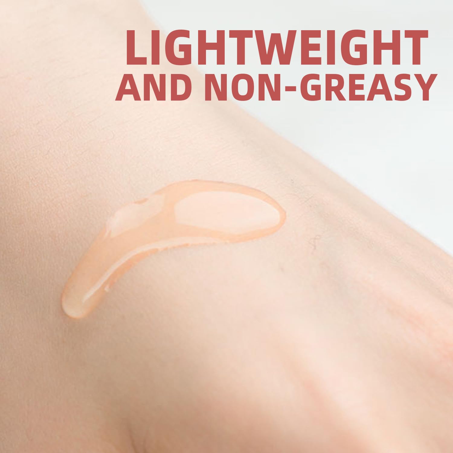 Gel léger de sérum visage étalé sur peau, texture lisse et translucide