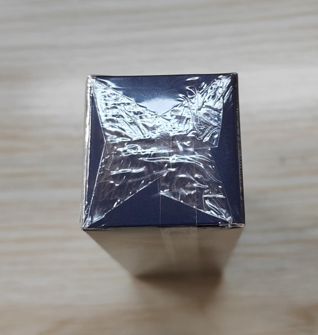 Boîte scellée avec film plastique, RAZUYEN Youth Code.