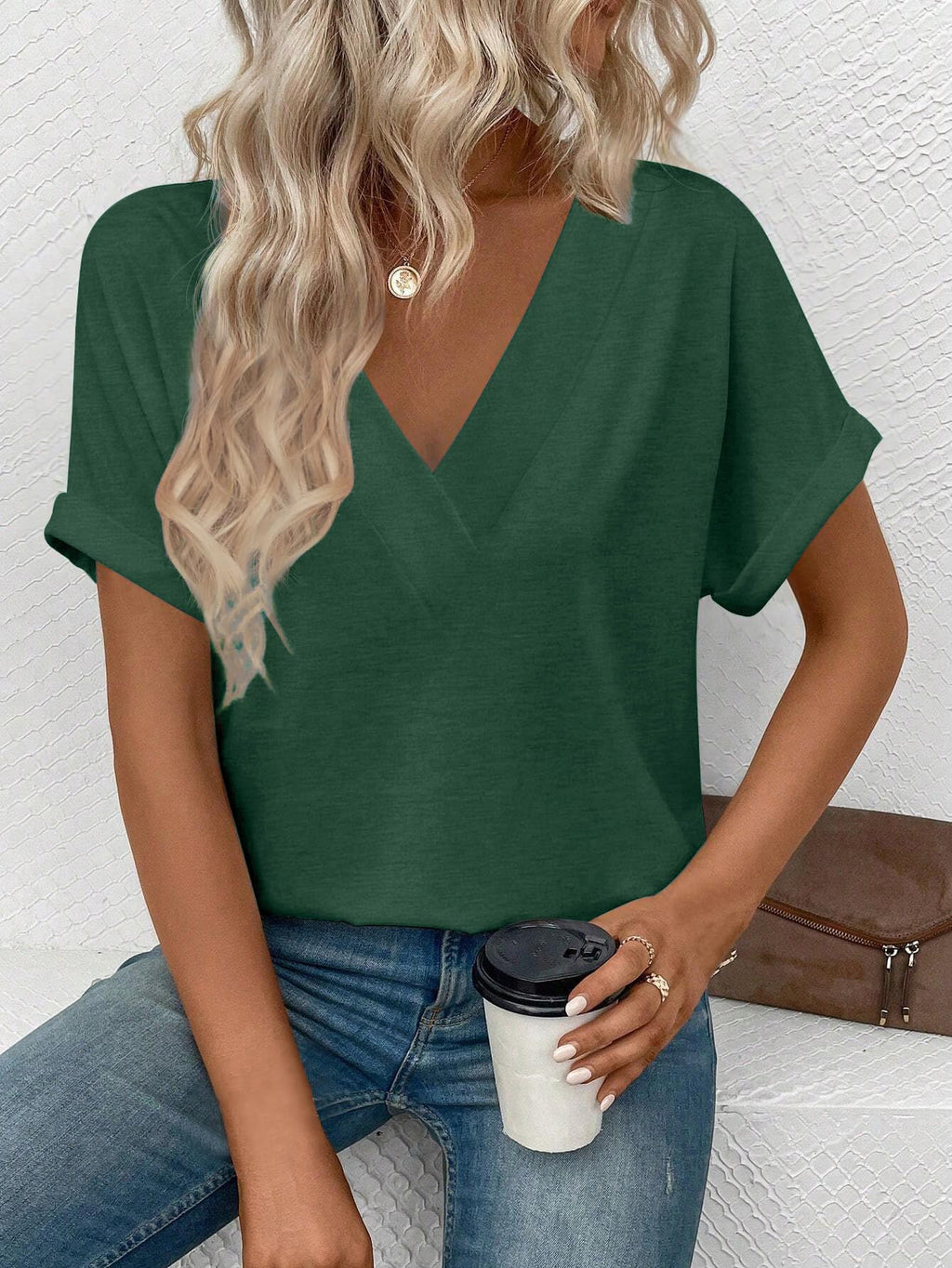 isermeo Womens T Shirts Short Sleeve V Neck Tees Fashion Tops 2026 Trendy Soft Casual Blouse Summer Outfits S-XXL