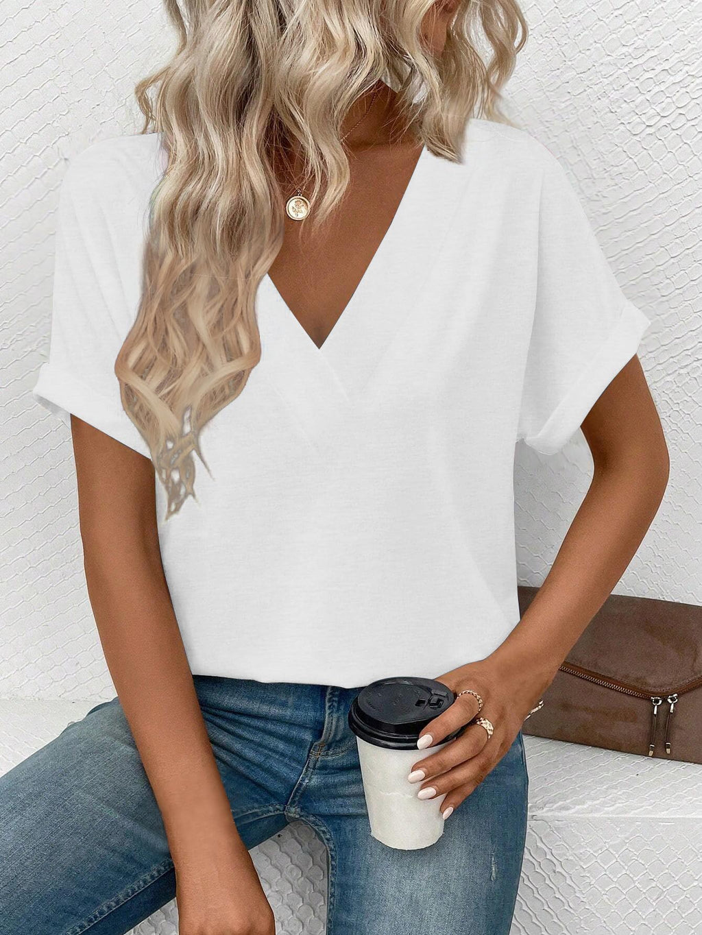 isermeo Womens T Shirts Short Sleeve V Neck Tees Fashion Tops 2026 Trendy Soft Casual Blouse Summer Outfits S-XXL
