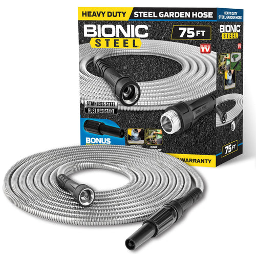 Tuyau d’arrosage en acier inox enroulé, embouts noirs et raccords métalliques.